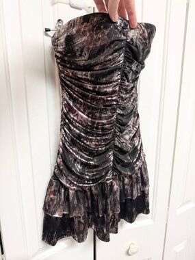 DO+BE Strapless Velvet Ruched Mini Dress in Black and Brown